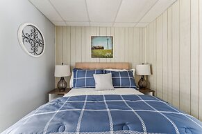 Snug Escape Close To Niagara Falls 2 Bedroom Home