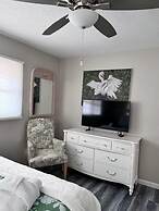 Beautiful Lake View Retreat Drivable To Theme Parks 3 Bedroom Home