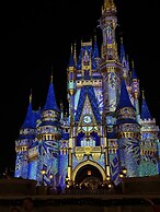 Beautiful Lake View Retreat Drivable To Theme Parks 3 Bedroom Home