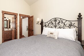 19th Hole 3 Bedroom Cabin