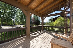 19th Hole 3 Bedroom Cabin