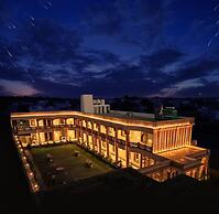 Yashvrinda Hotel and Resort