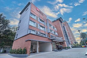 GoSavvy Executive Residences - Three Bedroom