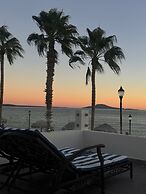 BAJA MIA SUITES AND TOURS