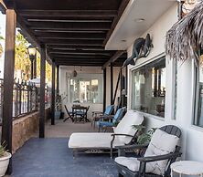 BAJA MIA SUITES AND TOURS