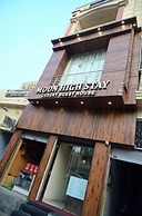Moon High Stay