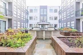 Cozy Apartment with WiFi 206