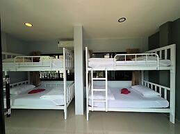 Boom Hostel Khao Sok