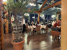 Antika Hotel