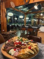 Antika Hotel