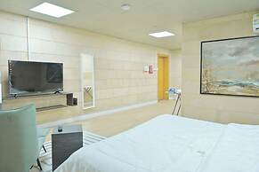 Modern Apartments w Central Location - Ather