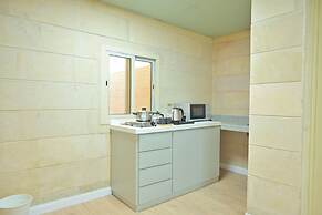 Modern Apartments w Central Location - Ather