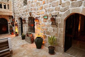 BEYT NAHRAYN KONAĞI