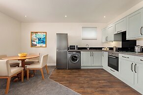 Trenython Manor Resort