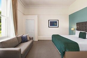 Trenython Manor Resort