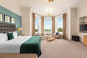 Trenython Manor Resort