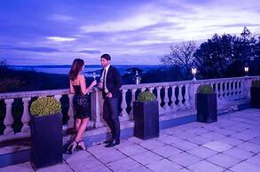 Trenython Manor Resort