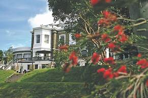 Trenython Manor Resort