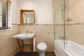 Trenython Manor Resort