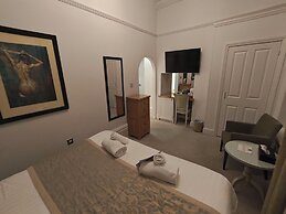 Trenython Manor Resort