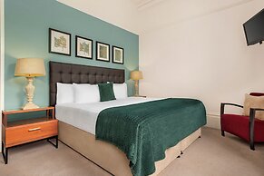 Trenython Manor Resort