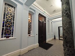 Trenython Manor Resort