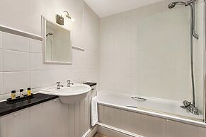 Trenython Manor Resort