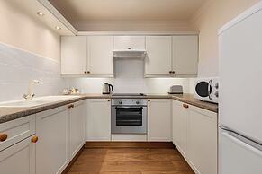 Trenython Manor Resort