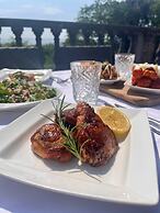 Trenython Manor Resort