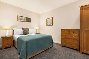 Trenython Manor Resort