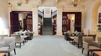 Trenython Manor Resort