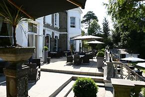 Trenython Manor Resort