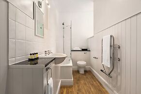 Trenython Manor Resort