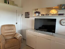 Stylish Apartment With Modern Amenities and Scenic Views