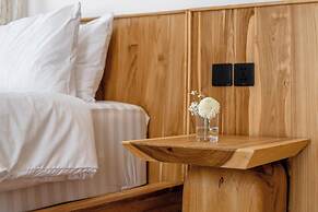 Hanging Gardens Villa by Evdekimi