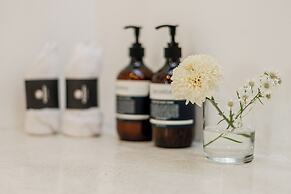 Hanging Gardens Villa by Evdekimi