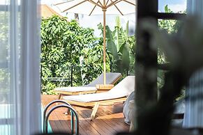 Hanging Gardens Villa by Evdekimi