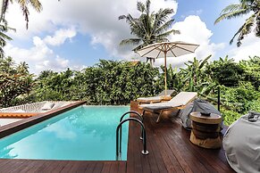 Hanging Gardens Villa by Evdekimi