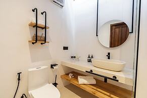 Hanging Gardens Villa by Evdekimi