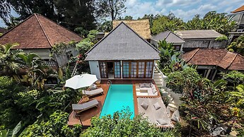 Hanging Gardens Villa by Evdekimi