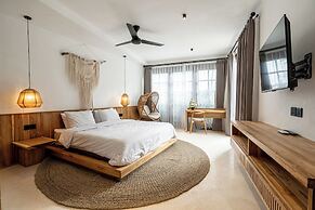 Hanging Gardens Villa by Evdekimi