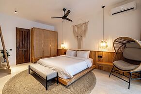 Hanging Gardens Villa by Evdekimi