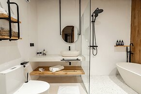 Hanging Gardens Villa by Evdekimi