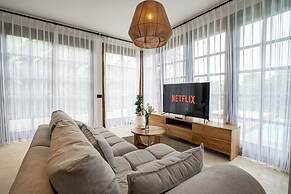 Hanging Gardens Villa by Evdekimi