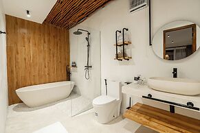 Hanging Gardens Villa by Evdekimi