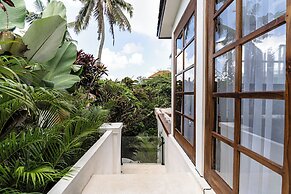 Hanging Gardens Villa by Evdekimi