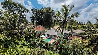 Hanging Gardens Villa by Evdekimi