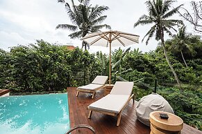 Hanging Gardens Villa by Evdekimi