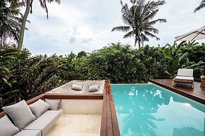 Hanging Gardens Villa by Evdekimi