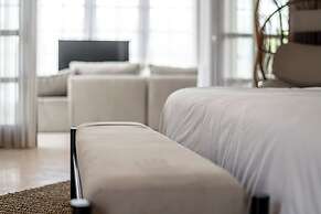 Hanging Gardens Villa by Evdekimi